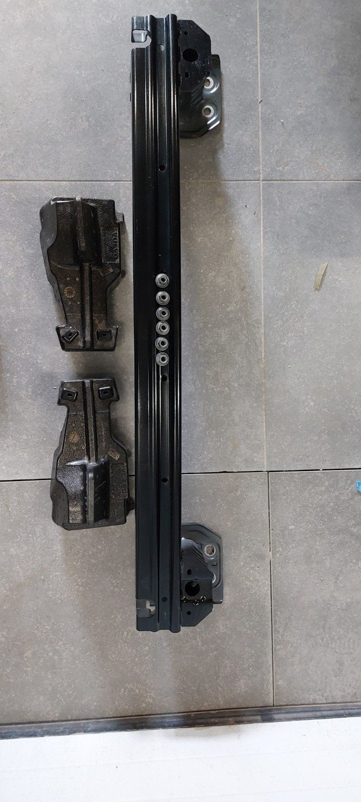 Barre de pare-chocs pour Volvo XC40 Recharge 2023., Autos : Pièces & Accessoires, Enlèvement, Volvo