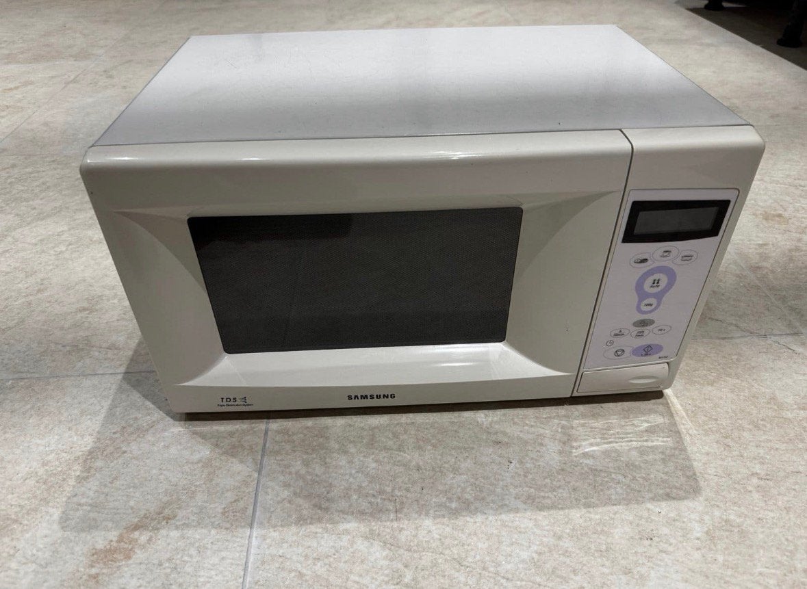 micro-ondes Samsung M1732, Electroménager, Comme neuf, Enlèvement, 45 à 60 cm, À Poser