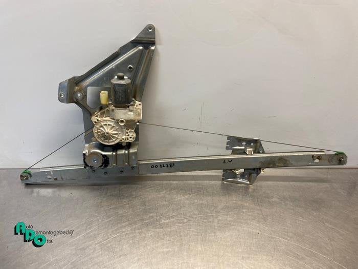 Mécanique vitre 2portes avant gauche d'un Volkswagen Crafte, Volkswagen, -, 3 mois de garantie, Utilisé