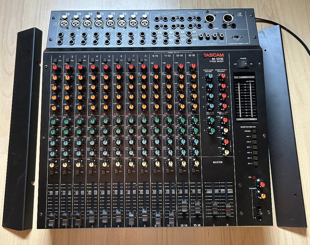 Tascam M-1016 Tage Mixer, Audio, Tv en Foto, Ophalen, Zo goed als nieuw, Audio