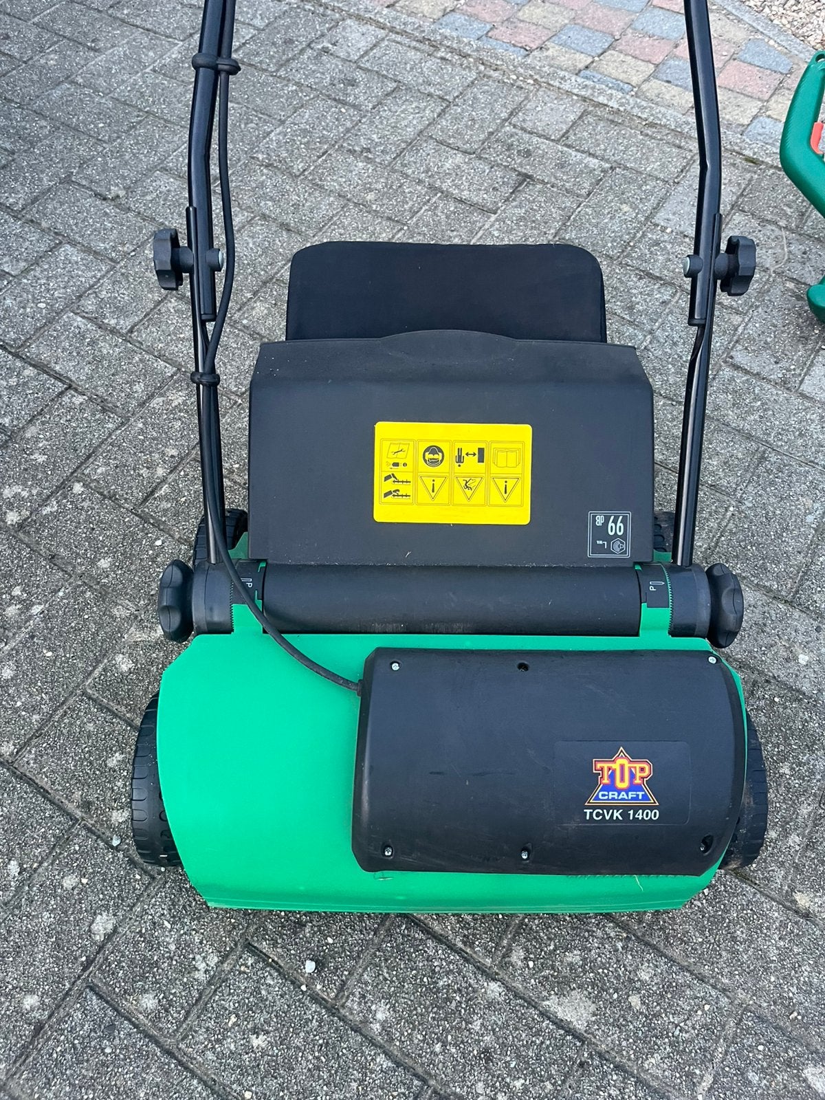 Verticuteermachine en kantemaaier, Tuin en Terras, Ophalen, Zo goed als nieuw, Elektrisch