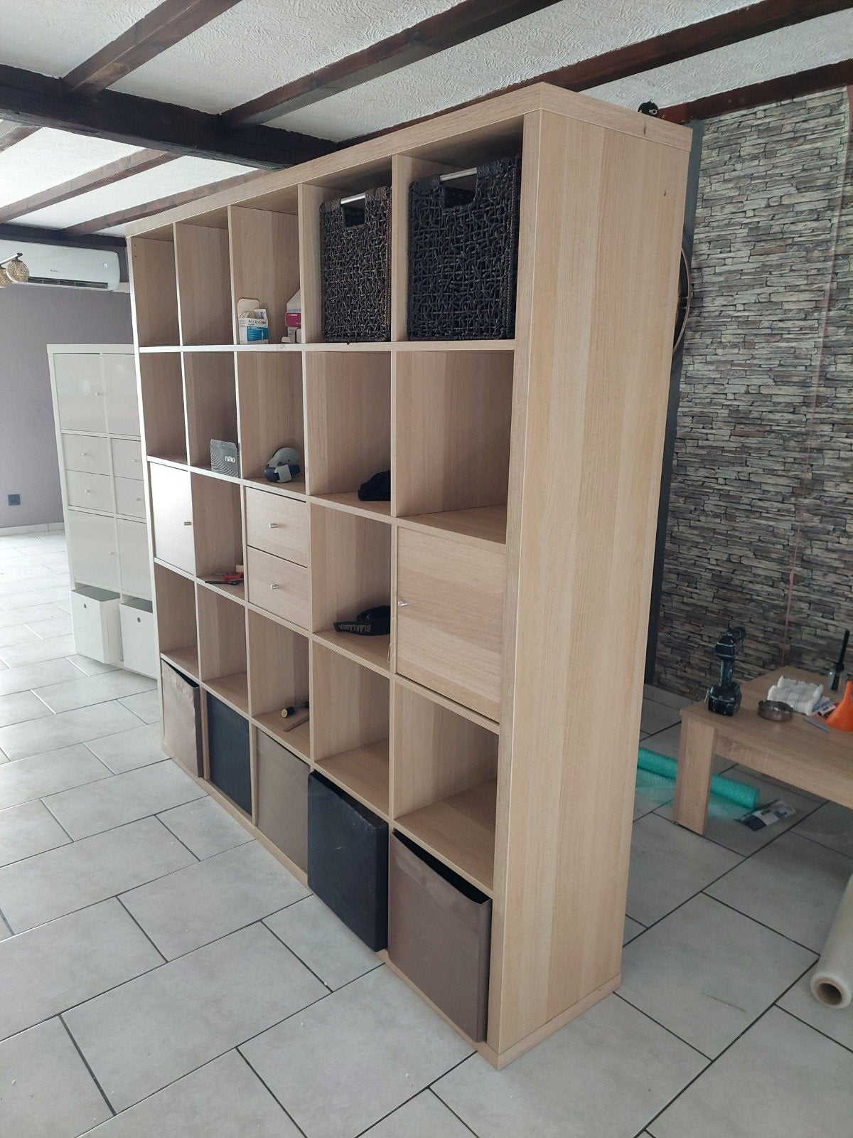 Etagere, Enlèvement