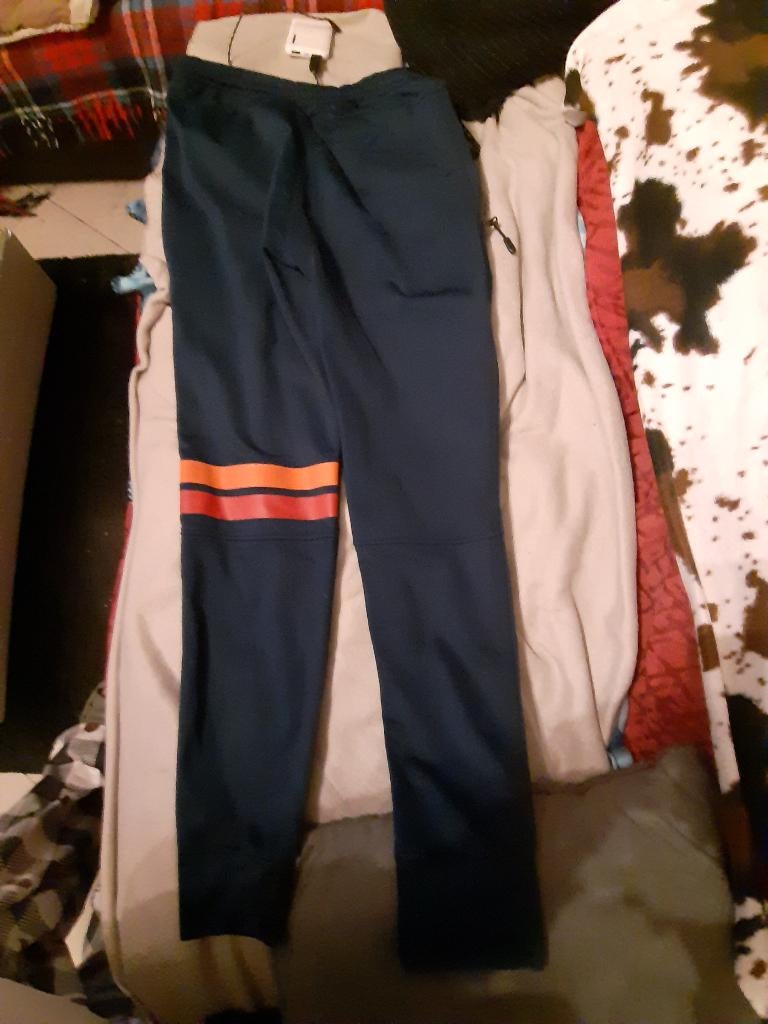 Sportbroek ellesse, Sport en Fitness, Voetbal, Maat M, Ophalen of Verzenden, Zo goed als nieuw, Broek