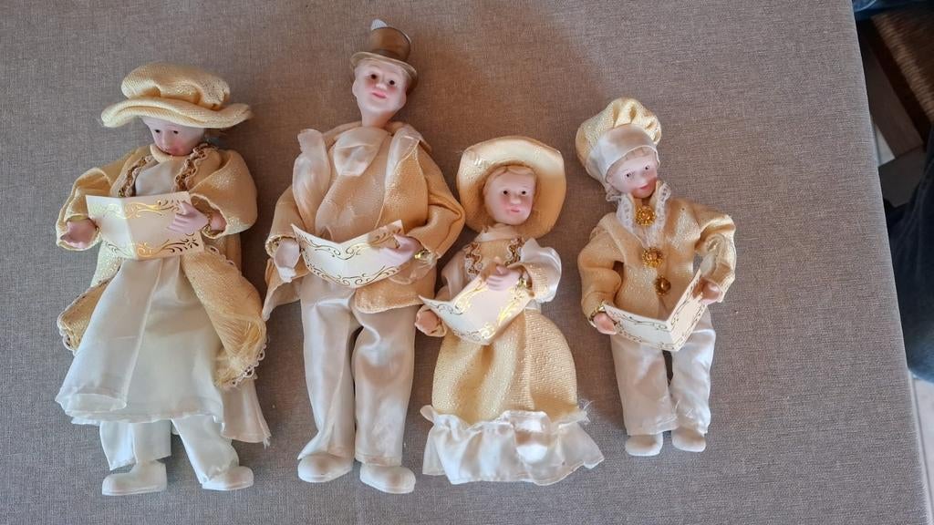 Poppenverzameling, Ophalen