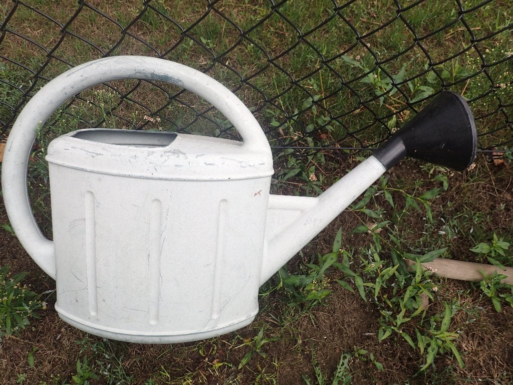 grijze grote gieter met tuit, Tuin en Terras, Gieters, Ophalen, Gebruikt, Kunststof