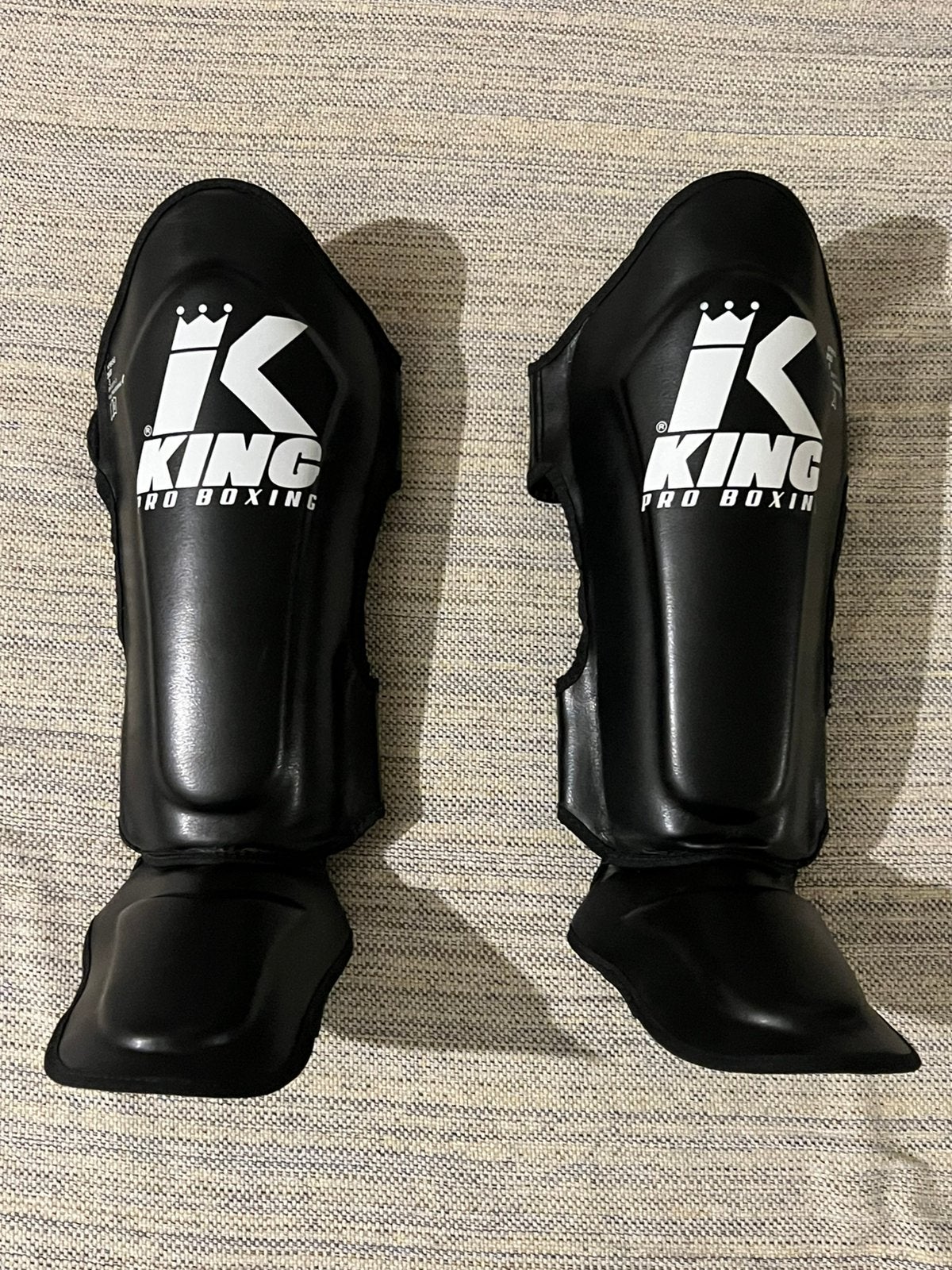 Protège-tibias King Pro taille S - nouveau !, Taille S, Enlèvement ou Envoi, Neuf