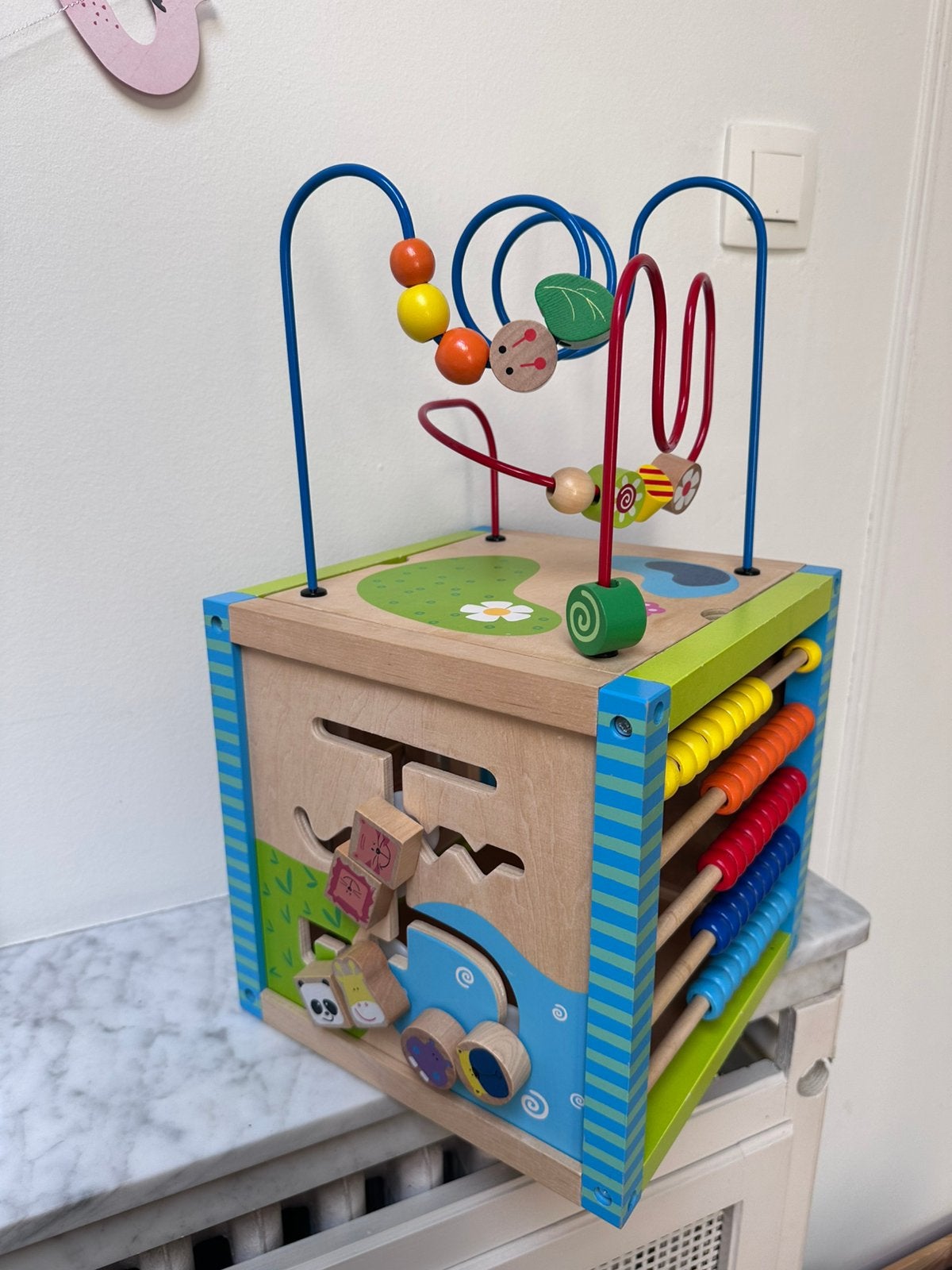 Cube d'activités en bois Montessori pour bébé et tout-petit, Enlèvement, Comme neuf
