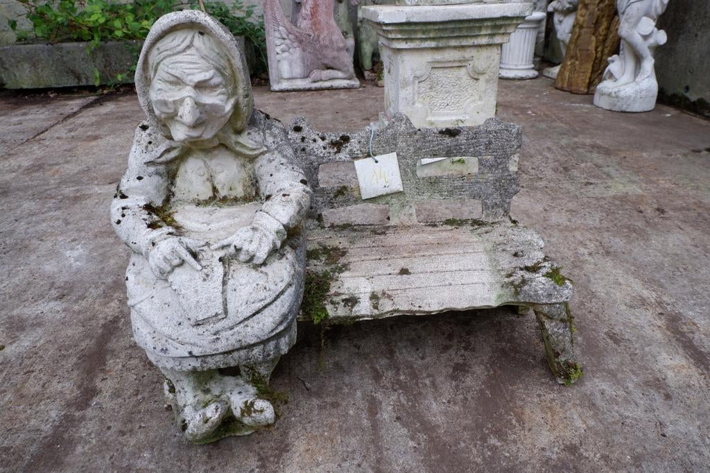 Sorcière sur son banc, Enlèvement