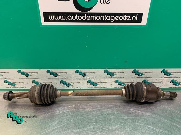 Arbre de transmission avant gauche d'un Citroen C1 (C1 08-), -, 3 mois de garantie, Utilisé, -