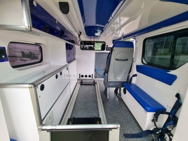 Renault trafic 2019 ambulance, Autos, Entreprise, Achat