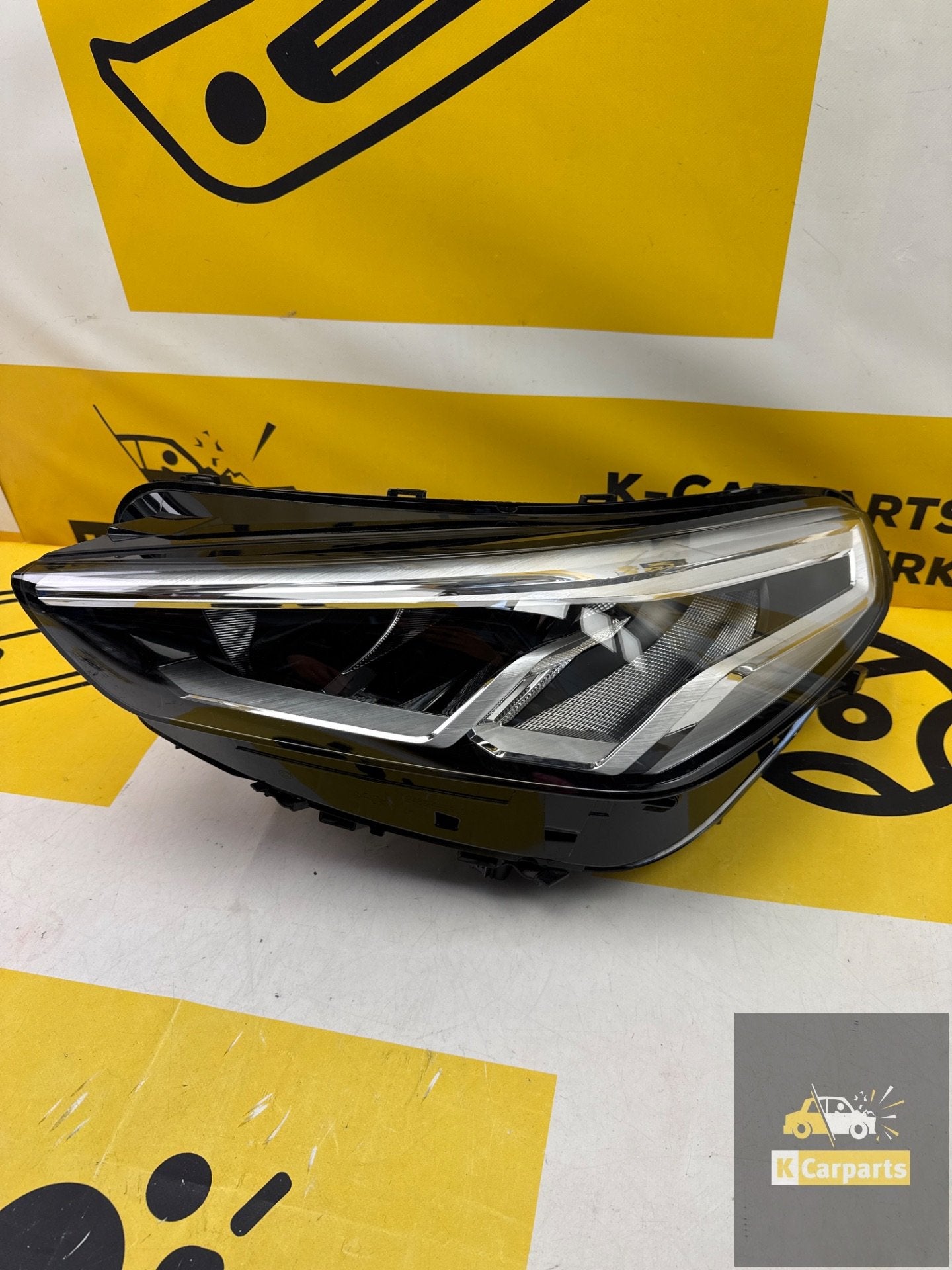 BMW X1 U11 Koplamp Links Full Led Origineel lamp 5A9A221-02, Auto-onderdelen, Verlichting, Petuelring 130
80788  Munich, DE, Gebruikt