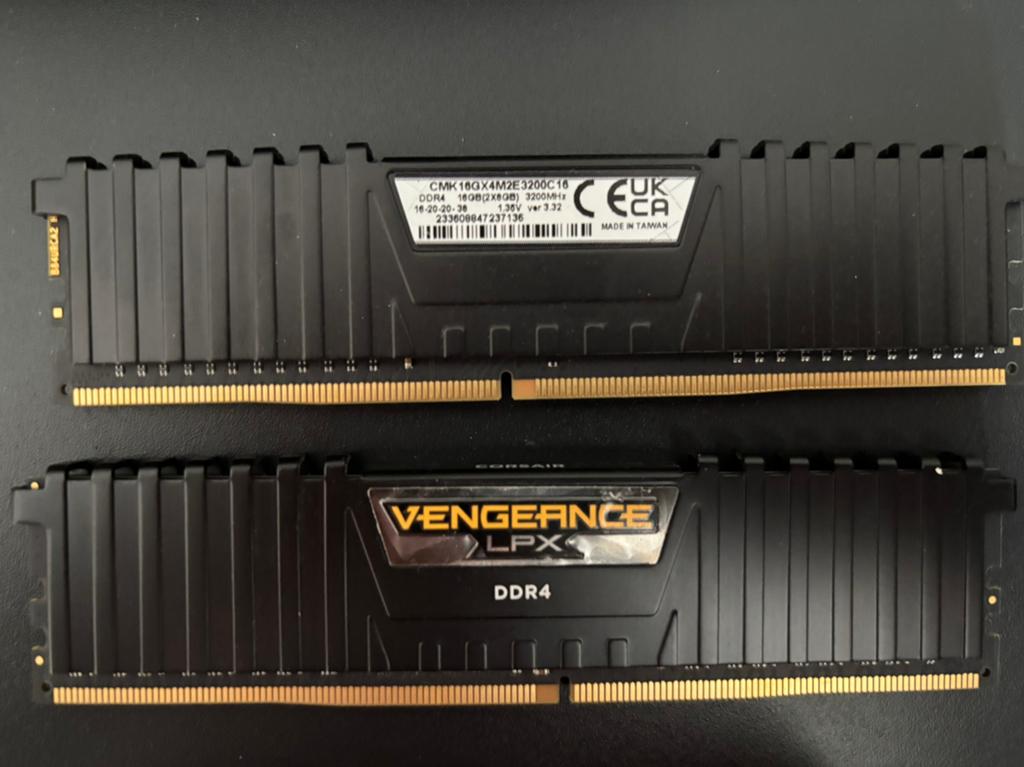 Mémoire Ram Corsair Vengeance 16GB (2x8GB) DDR4 3200MHz C16, Computers en Software, RAM geheugen, DDR4, Ophalen of Verzenden, Zo goed als nieuw