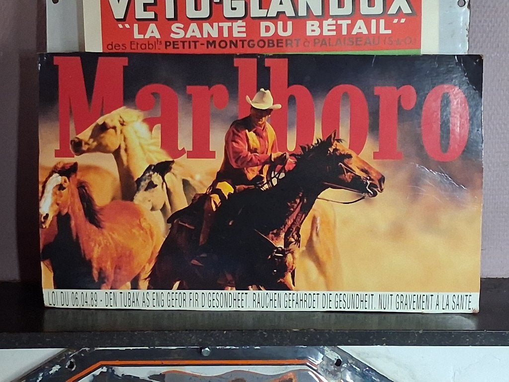 A vendre ce joli carton publicitaire., Collections, Marques & Objets publicitaires, Comme neuf, Panneau publicitaire, Enlèvement ou Envoi