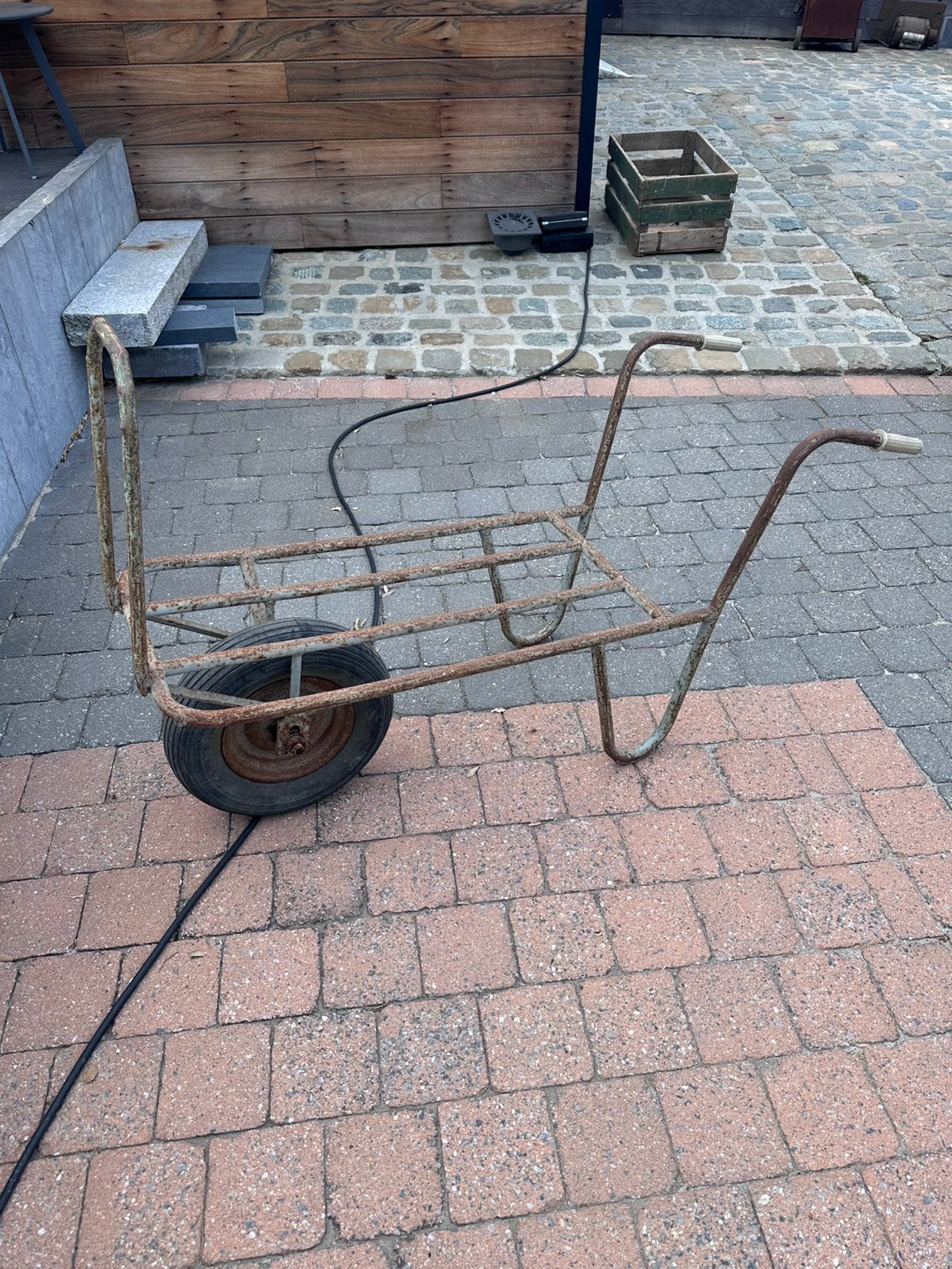 Steekkar, Enlèvement, Comme neuf