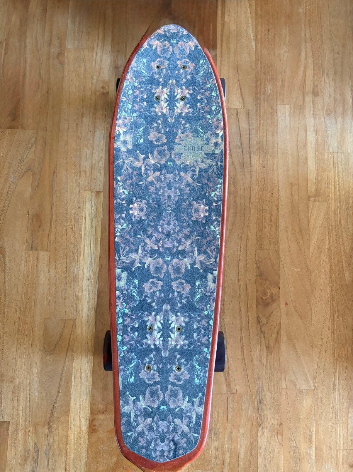 Skate Cruiser Globe, Sports & Fitness, Enlèvement, Comme neuf