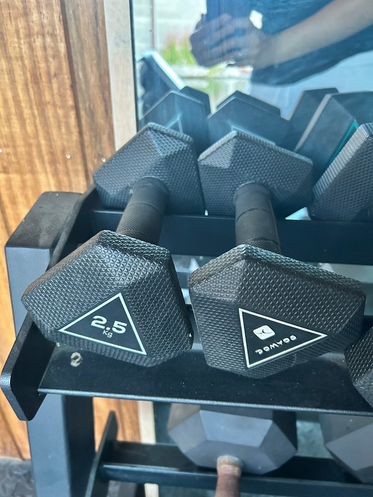 2 Domyos halters van 2,5 kg - Uitstekende conditie, Sport en Fitness, Ophalen, Zo goed als nieuw, Dumbbell