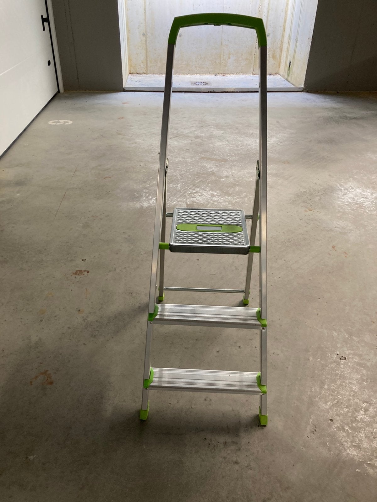 Trapladder 3treden, Ophalen, Zo goed als nieuw