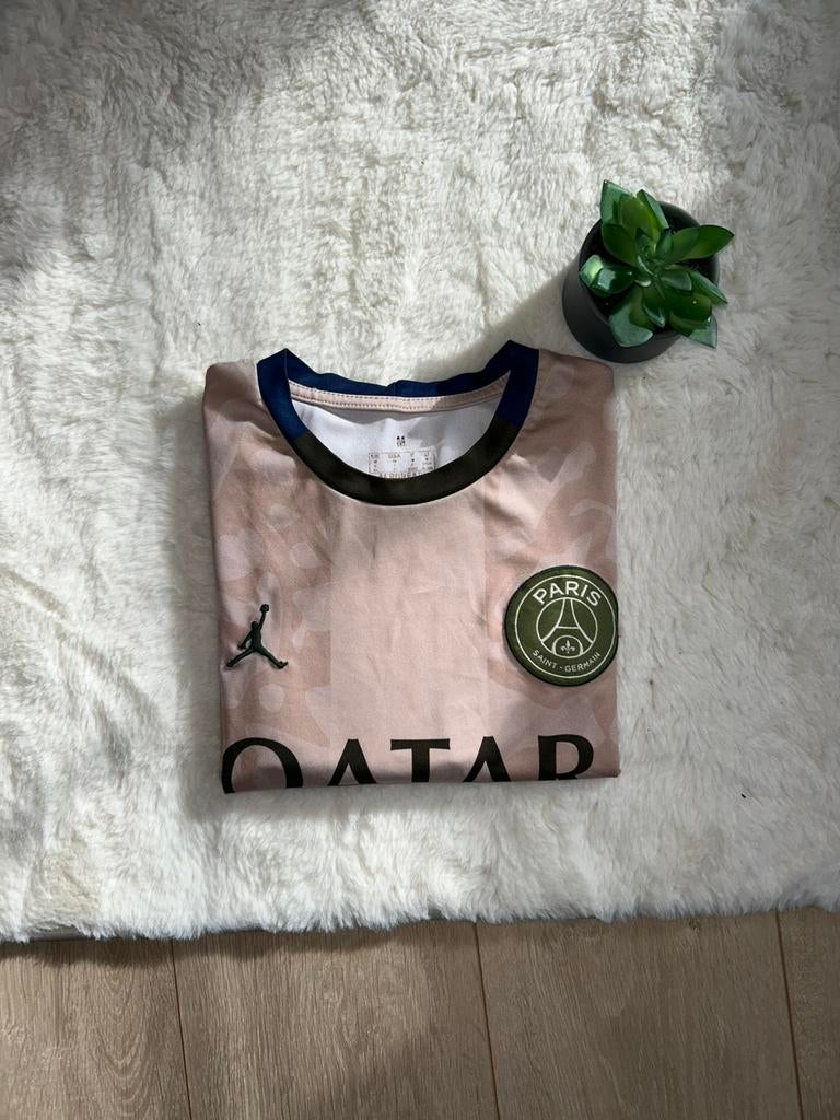 Paris Saint-Germain (PSG) Vierde Shirt - Maat M, Kleding | Heren, T-shirts, Zo goed als nieuw, Maat 48/50 (M), Beige, Ophalen of Verzenden