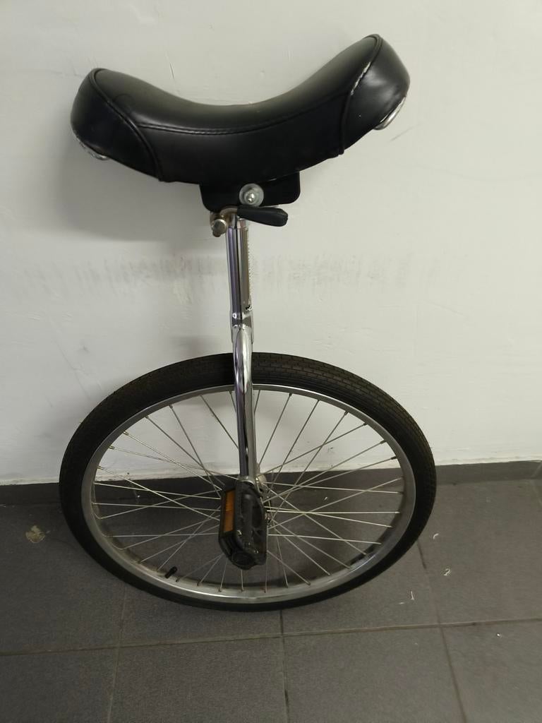 Eenwieler, Fietsen en Brommers, Ophalen