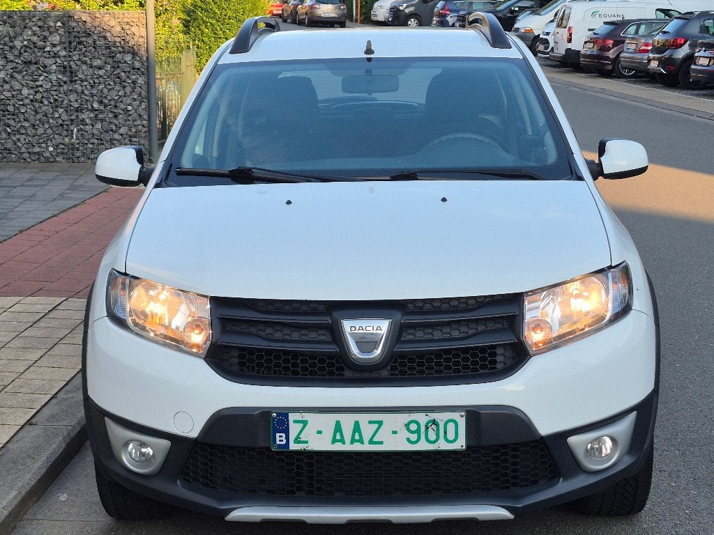 DACIA SANDERO STEPWAY 0,9 L ESSENCE. 2015. 3900 EUROS, Capteur de lumière, Achat, 898 cm³, Entreprise