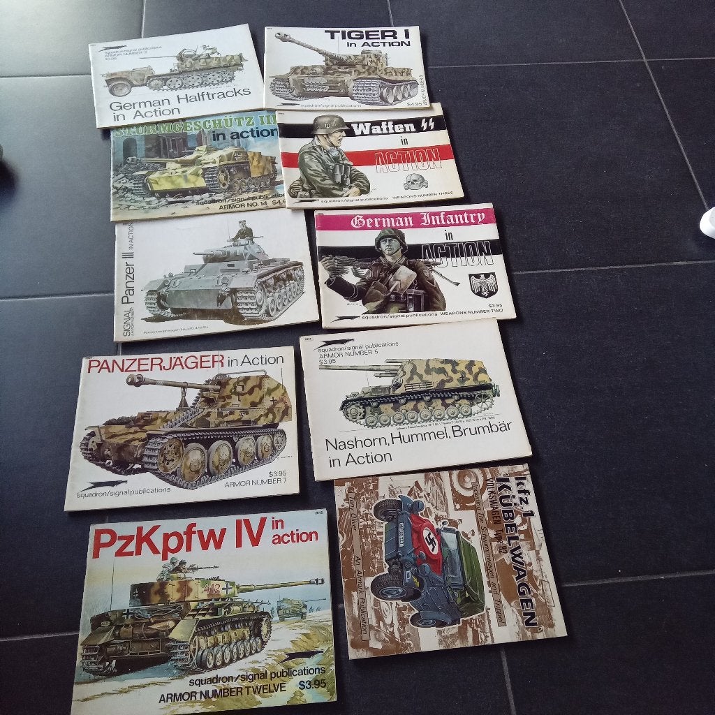 LOT SIGNAL PUBLICATIONS, CHARS ET BLINDÉS ALLEMANDS, Collections, Envoi