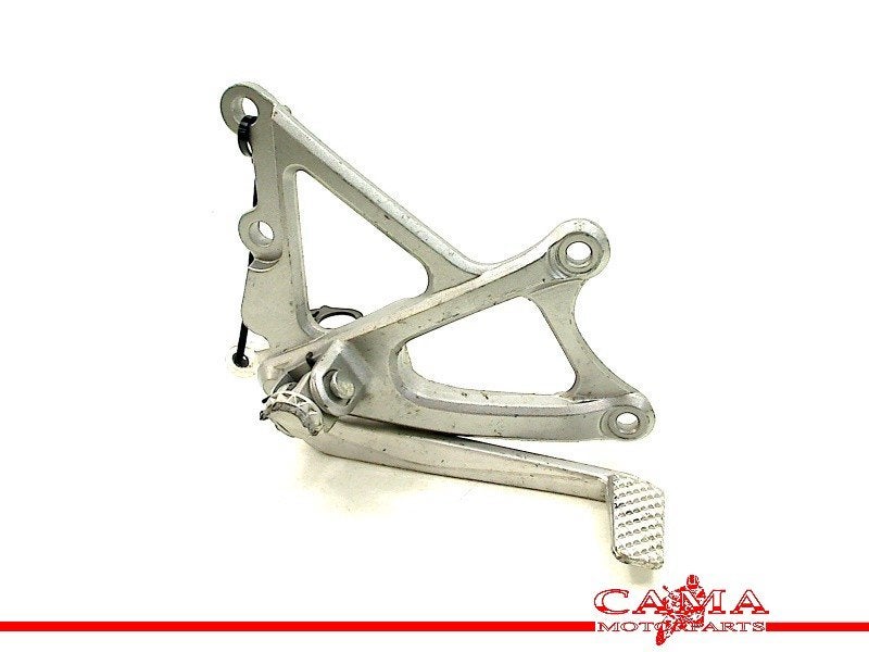 REPOSE PIEDS AVANT DROIT Yamaha, Dhr. S. di Majo, Utilisé, Info@cama-motorparts.nl, P.J. Troelstraweg 8 8
3144 CX  MAASSLUIS, NL