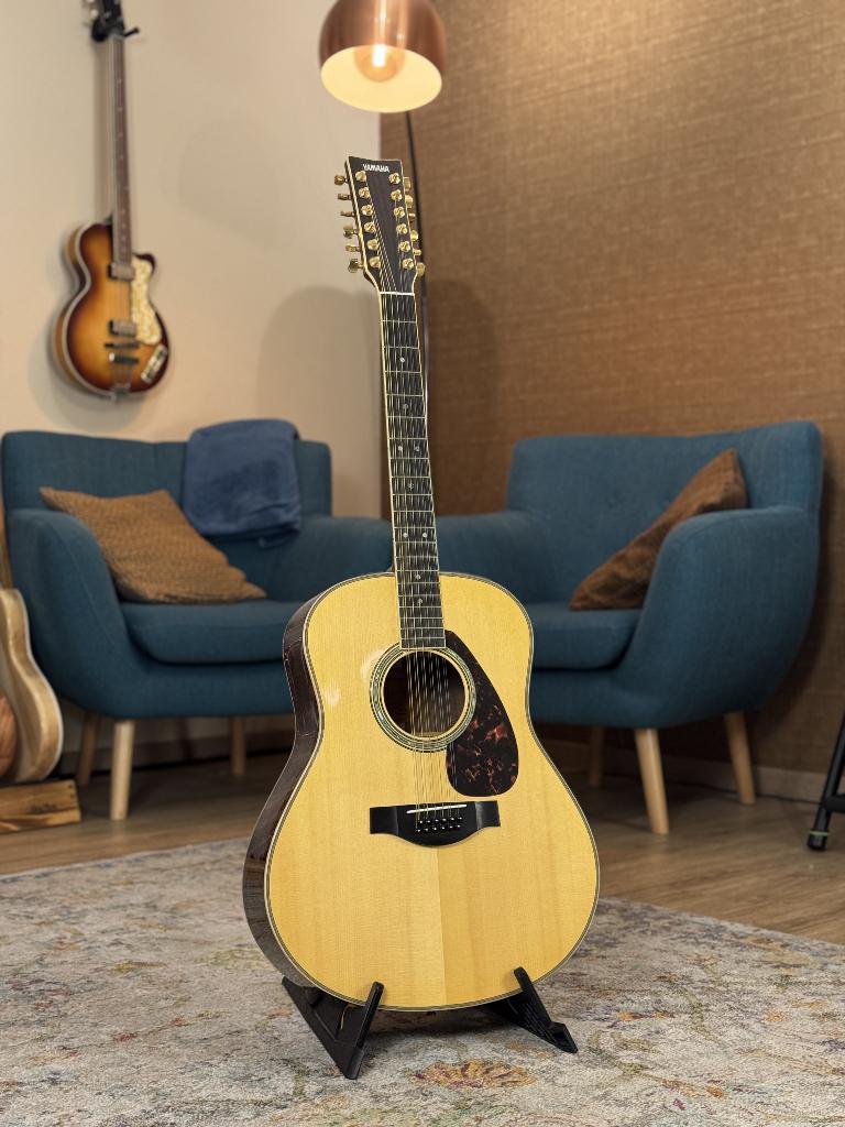 YAMAHA LL16-12 ARE 12-string, Ophalen, Zo goed als nieuw, Western- of Steelstringgitaar, Met koffer