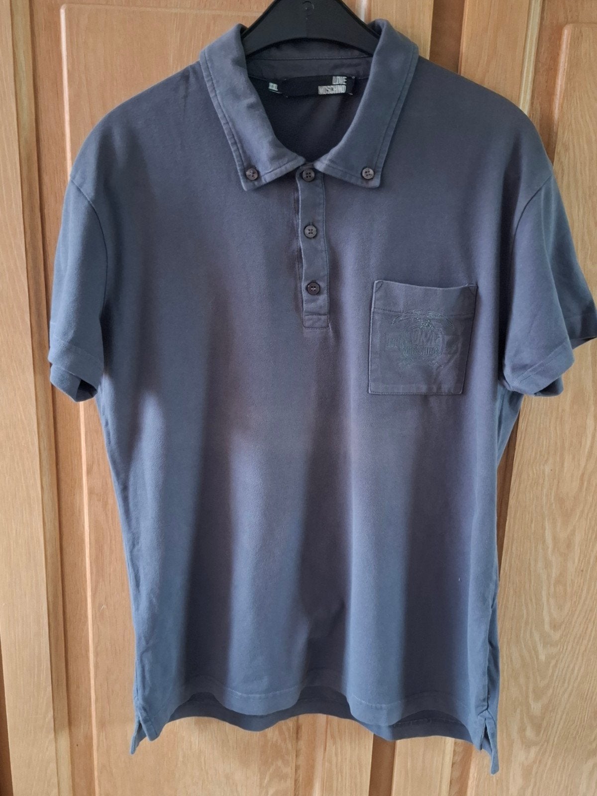 polo gris Love Moschino gris xl, Gris, Enlèvement ou Envoi, Taille 56/58 (XL), Love moschino