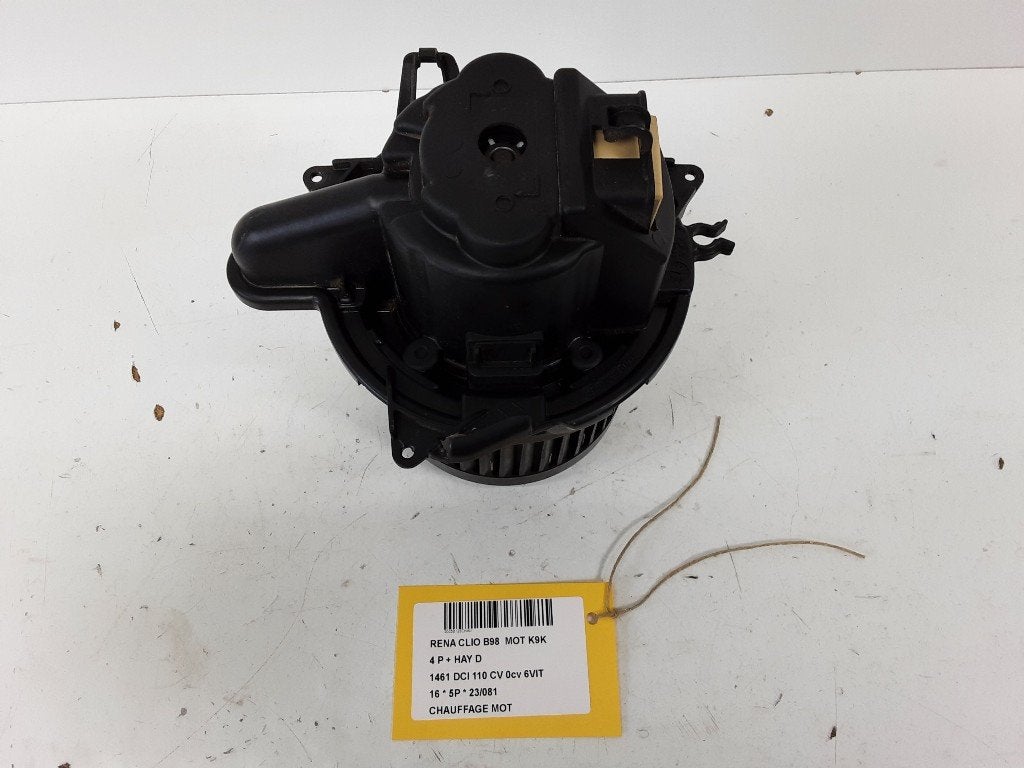 RADIATEUR MOTEUR Renault Clio IV (5R) (5R5833500), Renault, Utilisé, Peter-Huppertz-Straße 5
51063  Köln, DE, Dialog.deutschland@renault.de