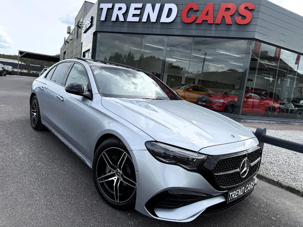 MERCEDES E200 AUT.9G PACK AMG/NIGHT PANO CARPL CAM GAR.06/27, Auto's, 4 deurs, 4 cilinders, Leder, https://public.car-pass.be/vhr/4d4909c5-a023-409f-bb23-1b9a51c29eed