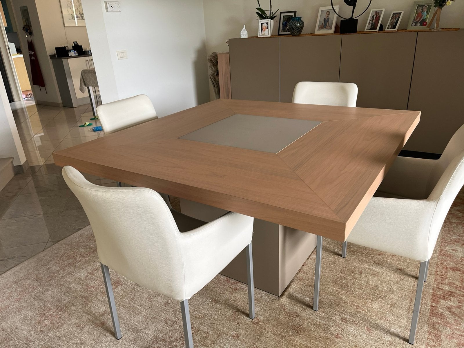 Table à manger en MDF laqué velours avec 4 chaises, Enlèvement, Comme neuf, Modern, pièce unique, 4 à 6 chaises