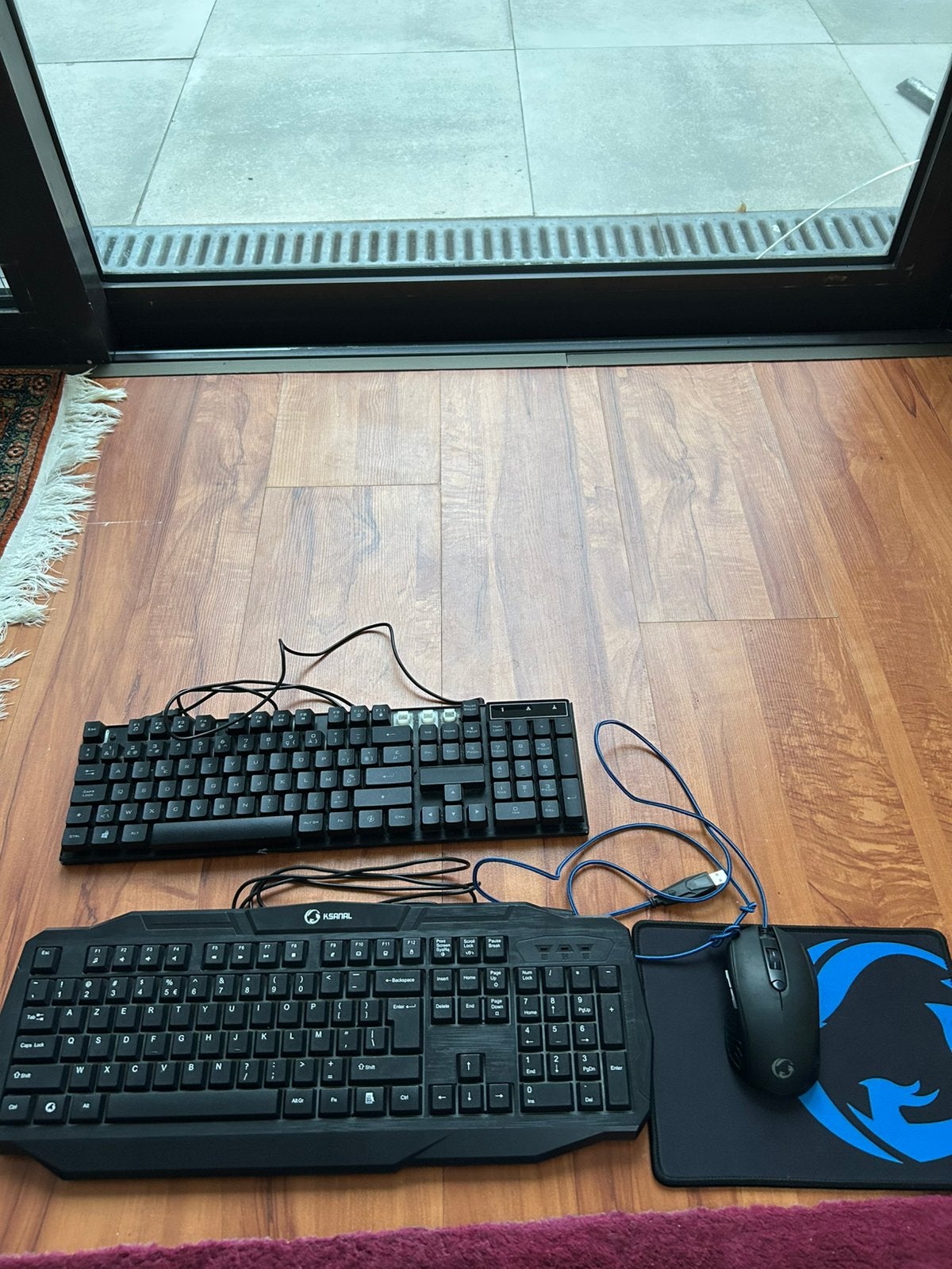 Comme neuf et clavier gratuit inclus, Enlèvement, Comme neuf