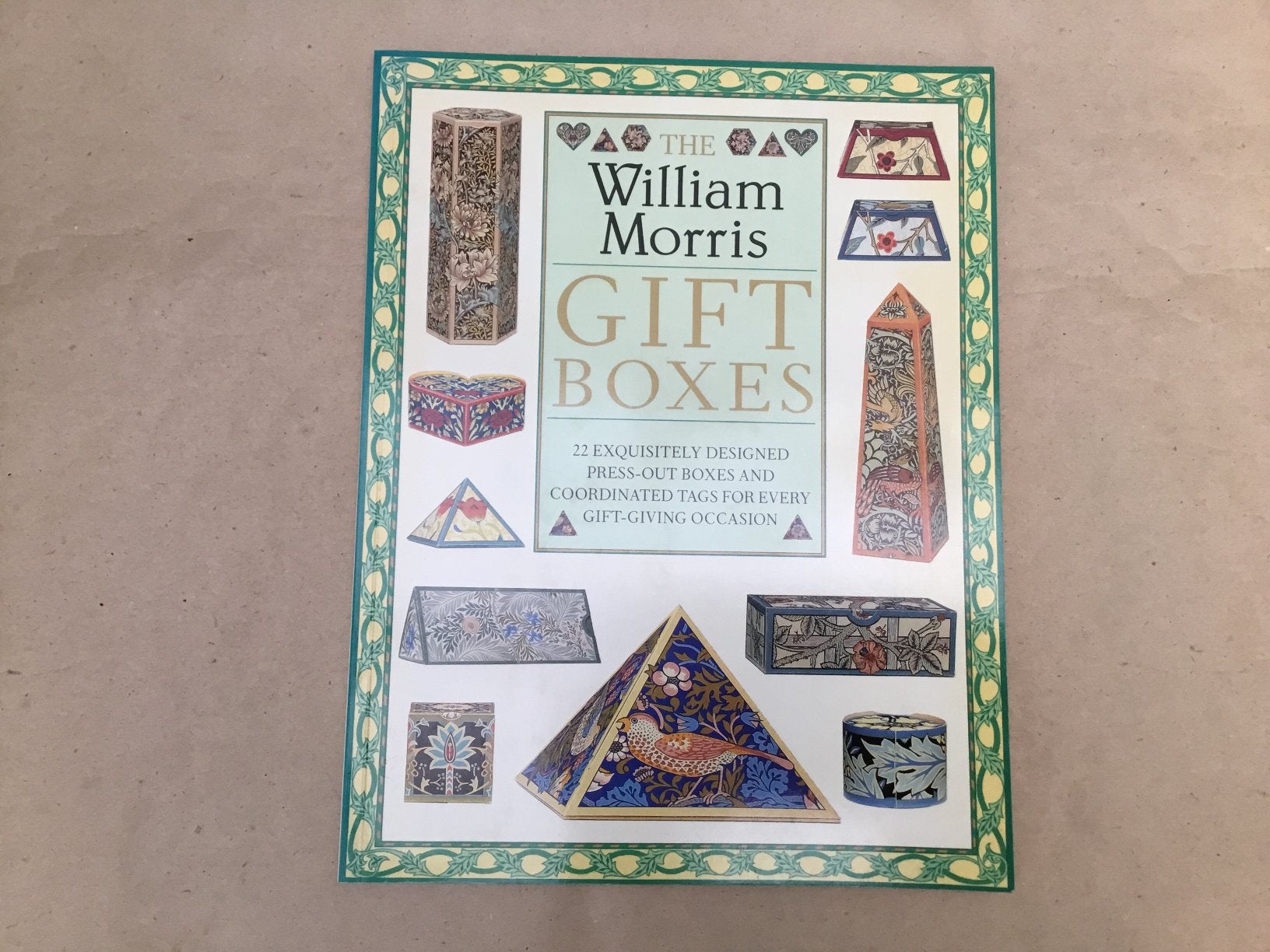 The William Morris Gift boxes, Enlèvement ou Envoi, Neuf
