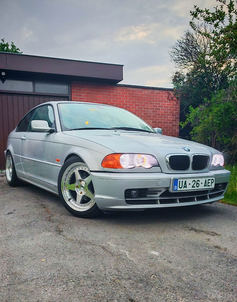 BMW e46 318ci, Auto's, BMW, Particulier, 3 Reeks, Benzine, Euro 5, Coupé, 2 deurs, Handgeschakeld, Zilver of Grijs, Zwart, Leder