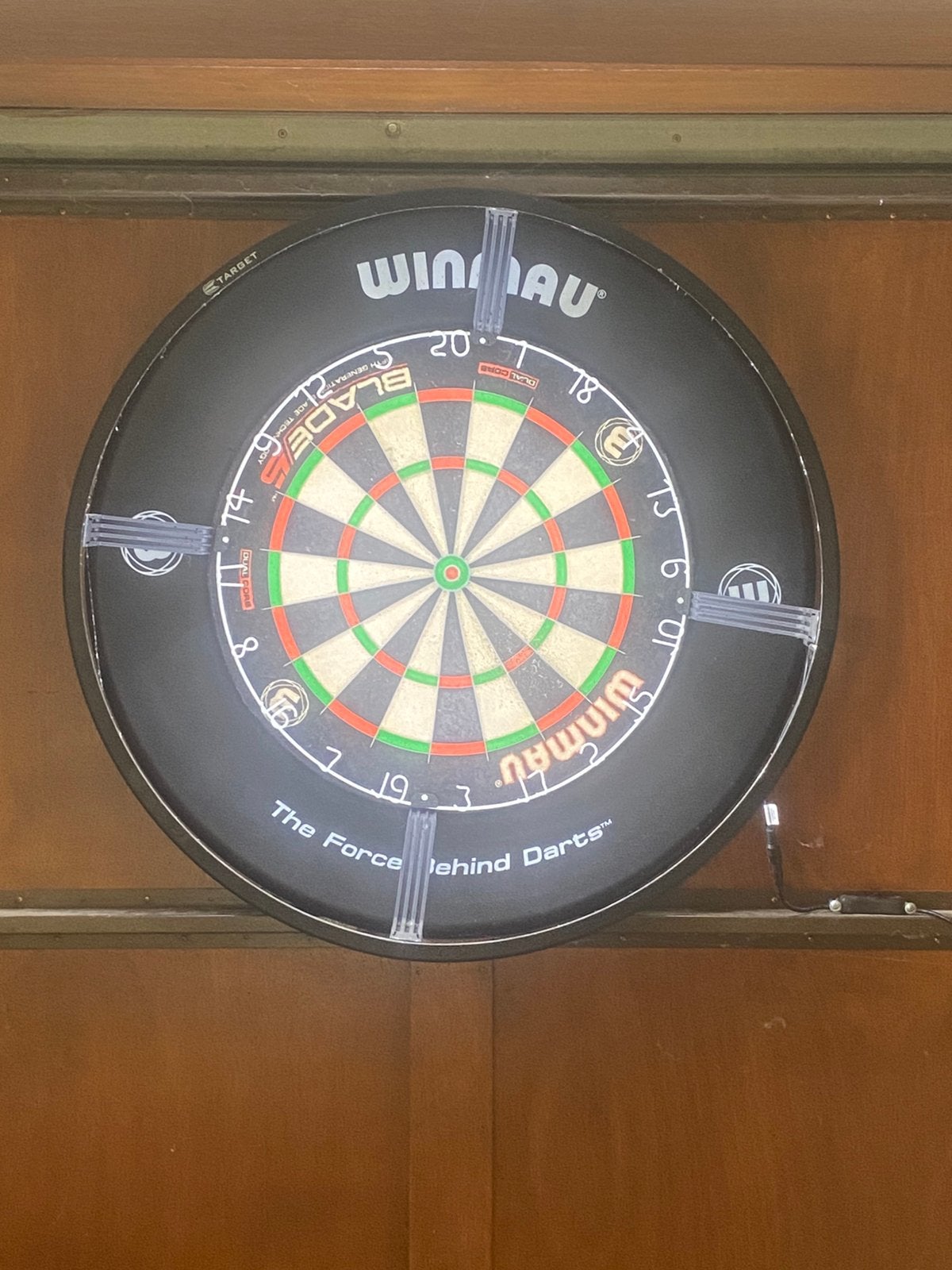 surround, verlichting, ochemat & Noir pijlen, Sport en Fitness, Darts, Ophalen, Zo goed als nieuw, Dartbord