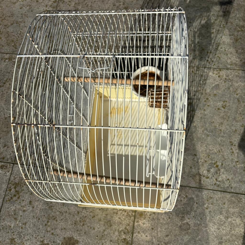 Mooie, complete vogelkooi inclusief accessoires, Dieren en Toebehoren, Vogels | Hokken en Kooien, Zo goed als nieuw, Vogelkooi