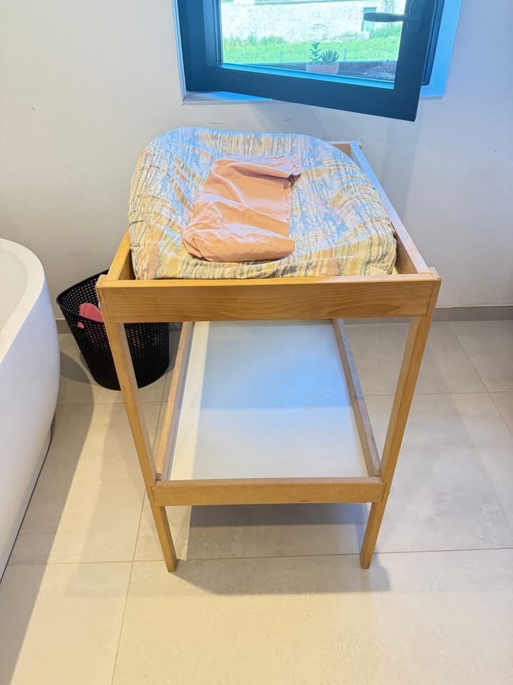 Table à langer avec coussin et 2 housses de protection, Enlèvement, Utilisé