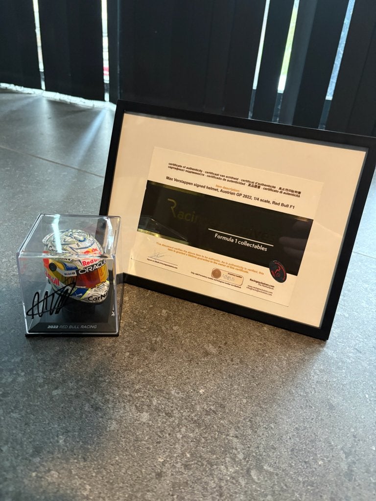 Gesigneerde Max Verstappen Helm 1:4, Collections, Marques automobiles, Motos & Formules 1, Enlèvement ou Envoi, Neuf, ForTwo