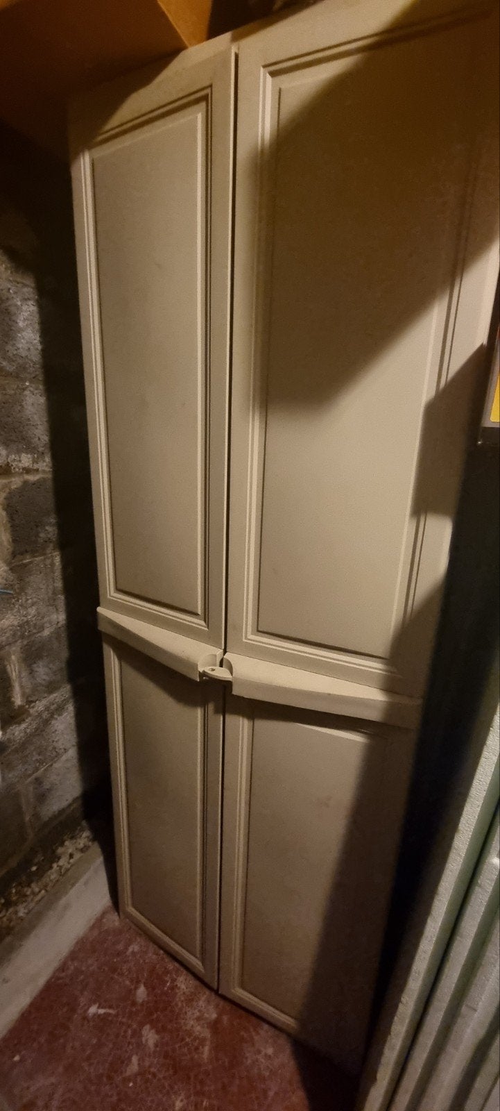Armoire Ketter très solide comme neuve, Enlèvement, Comme neuf, Synthétique
