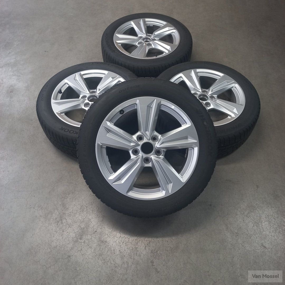 Audi A3 Hankook Winter I Cept EVO 2 205/55/R17 95H, Gebruikt, -, -, Banden en Velgen