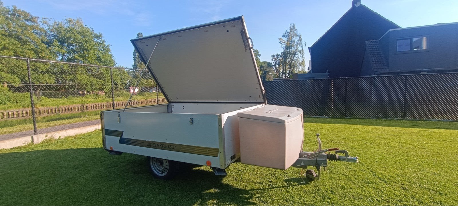 CHARIOT À BAGAGES AVEC COUVERCLE RIGIDE, Enlèvement