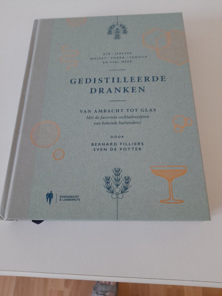 nieuw, boek 'Gedistilleerde dranken", Boeken, Ophalen of Verzenden, Nieuw, Niet van toepassing, Bernard Filliers en Sven De Potter