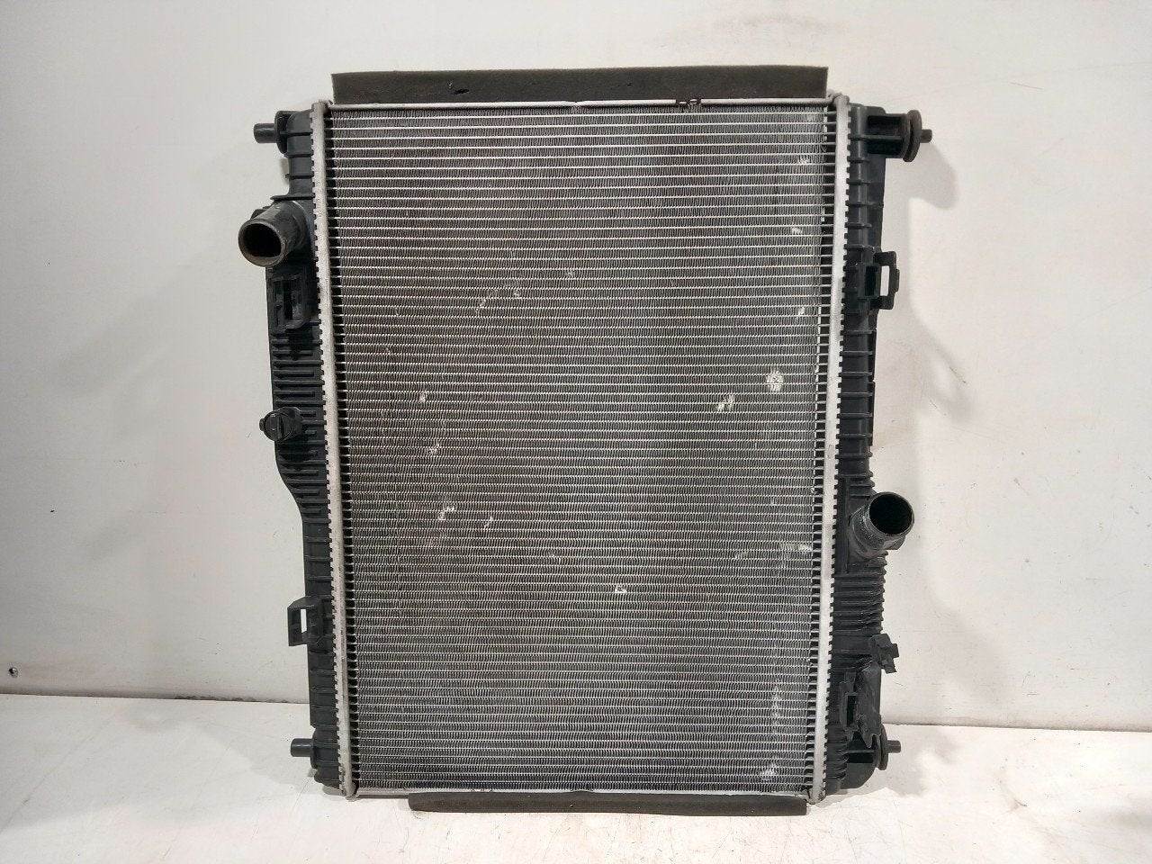 Radiateur Ford Fiesta, Onderdelen@venauto.nl, Van der Ven Autorecycling B.V., Ettenseweg 76, 4706 PB Roosendaal, The Netherlands