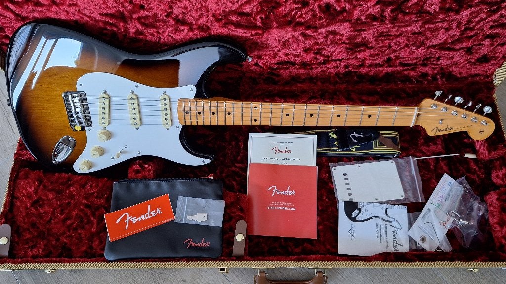 FENDER Stratocaster American Vintage II '57. New!, Enlèvement, Comme neuf, Solid body, Fender