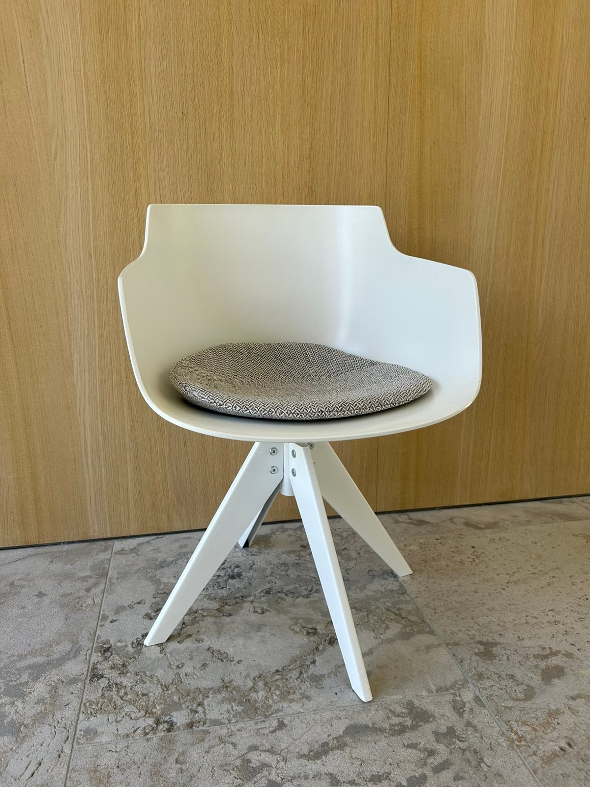 MDF Italia 8 stoelen: wit, kussen incl, 76/56cm, Ophalen, Italiaanse design, Kunststof, Gebruikt