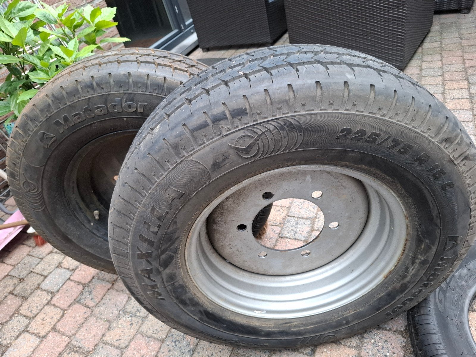 Niew Banden 225 75 R 16. 195 R 14. 175R14...ect, Auto-onderdelen, Banden en Velgen, Ophalen