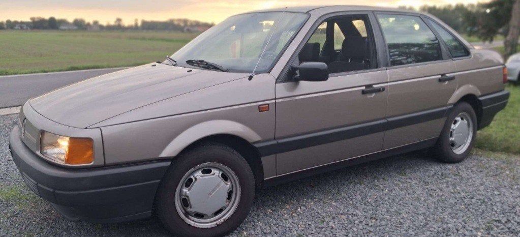 vw passat CL 1.6 benzin 152.000km 1991 (geen servo) gekeurd, Auto's, Volkswagen, Bedrijf, Handgeschakeld, 5 deurs