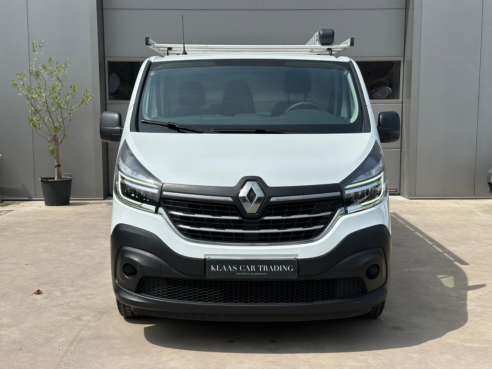 Trafic L2 / 2.0 diesel / 60000km / dakrek, Auto's, Voorwielaandrijving, Dealer onderhouden, Stof, 4 cilinders