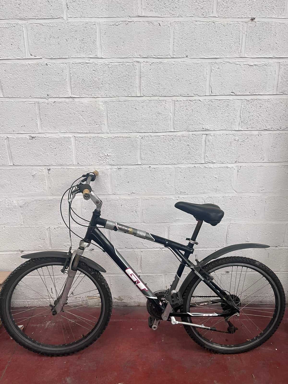 Velo adulte GT, Enlèvement, Comme neuf