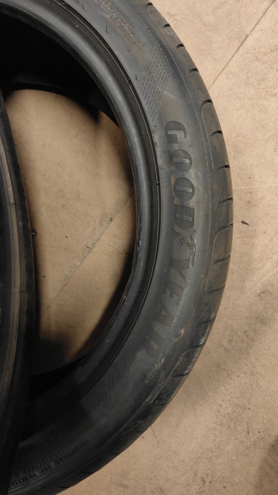 235/45r19 Goodyear 50€ chacun avec montage et équilibrage, Enlèvement ou Envoi